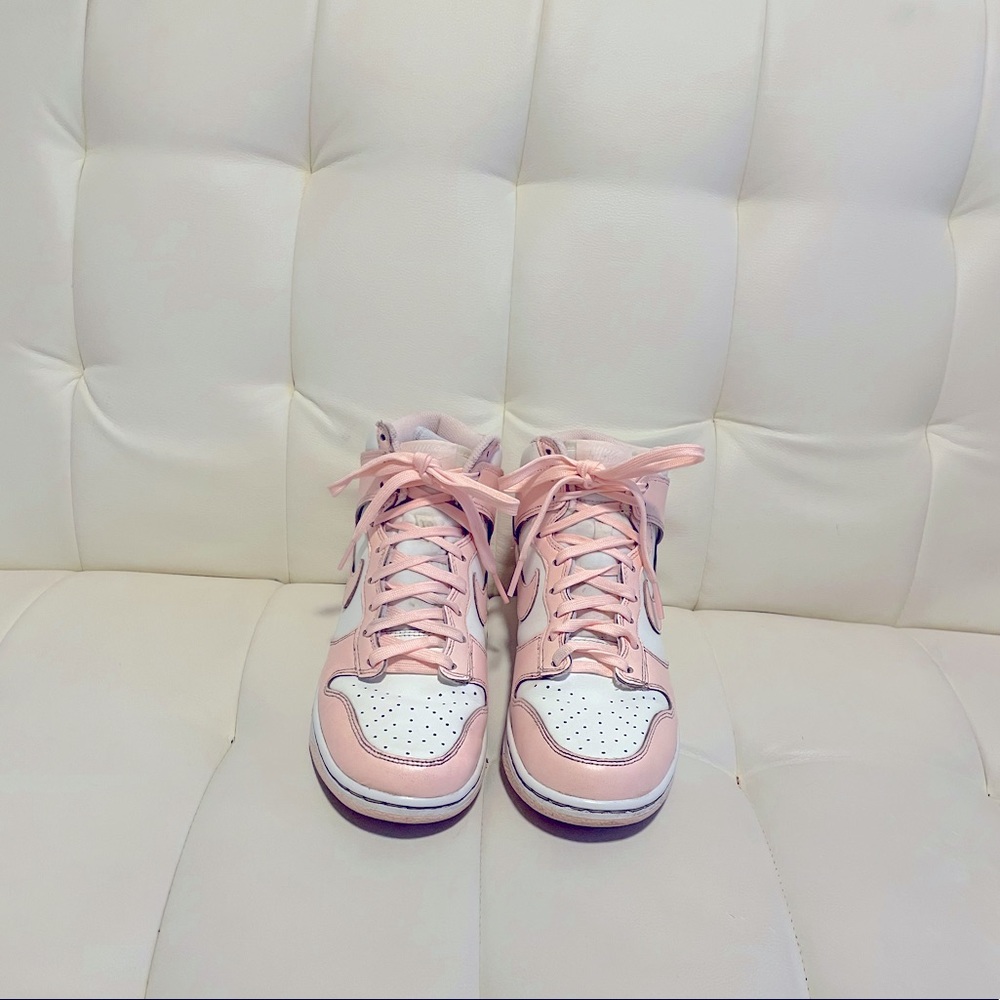 Women’s Nike dunks